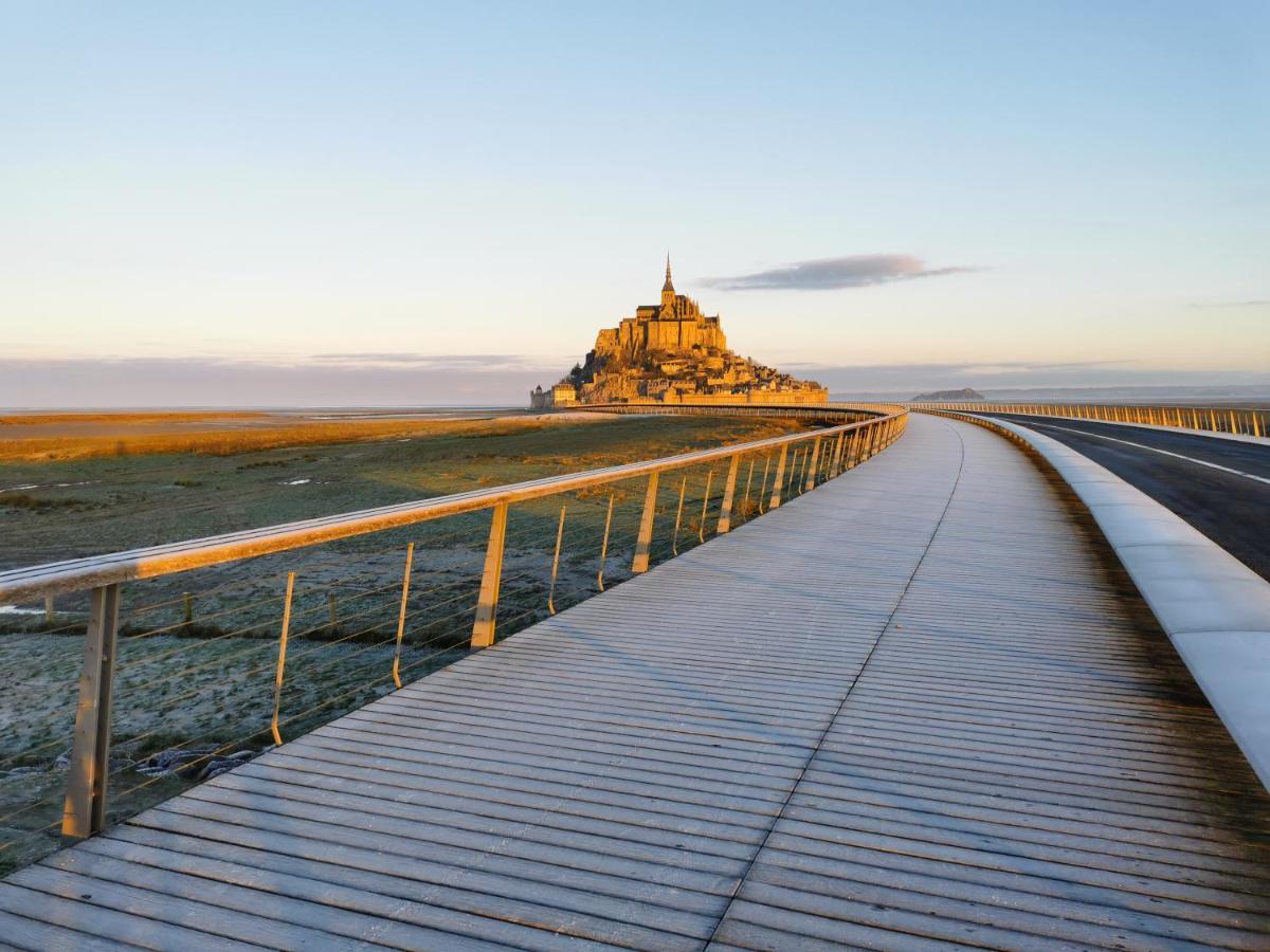 Les Pommiers Du Mont Saint Michel Beauvoir (Manche)