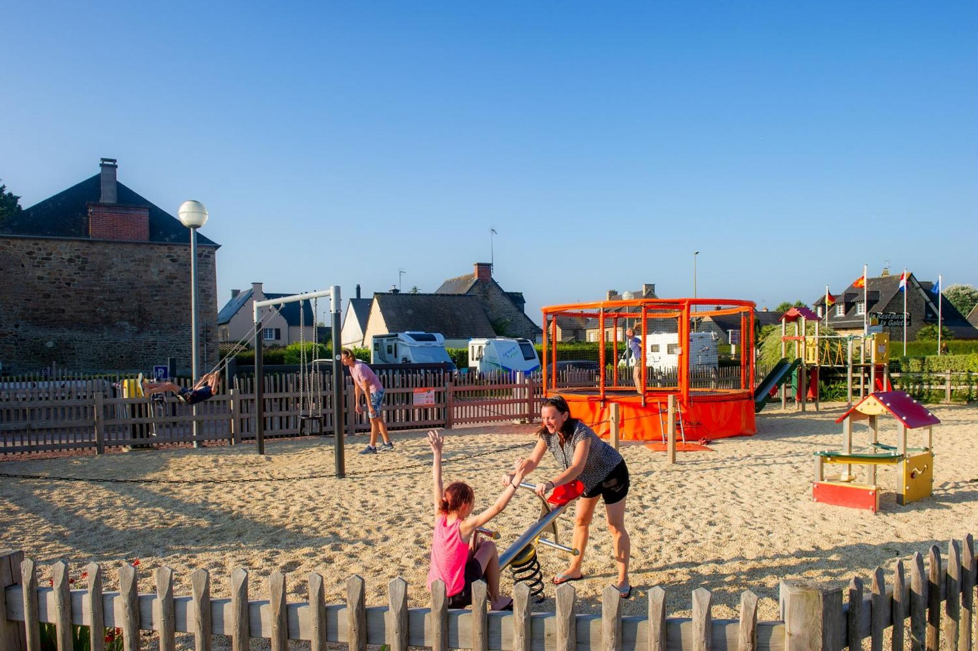 Campingplatz Les Pommiers Du Mont Saint Michel Beauvoir (Manche)